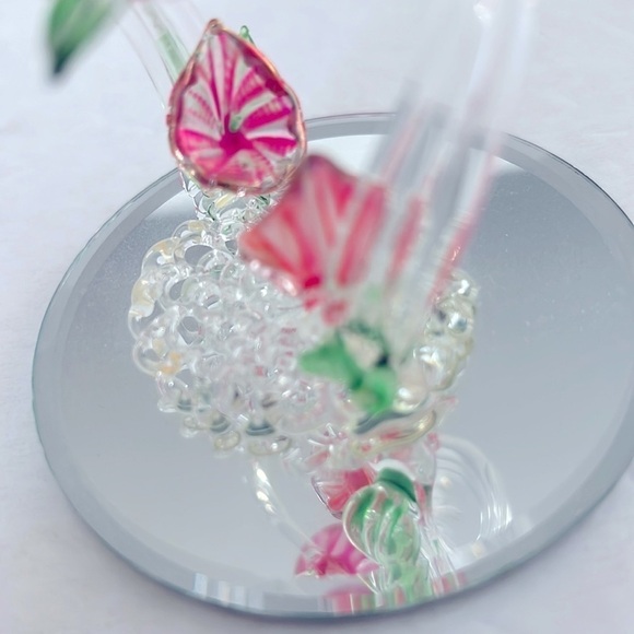 Handcrafted Spun Glass Hummingbird Sculpture on Mirror - Picture 6 of 7